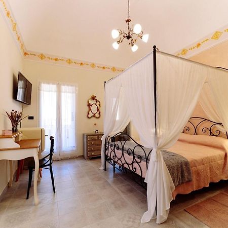 Come Nelle Favole The Classic B&B Toirano Εξωτερικό φωτογραφία